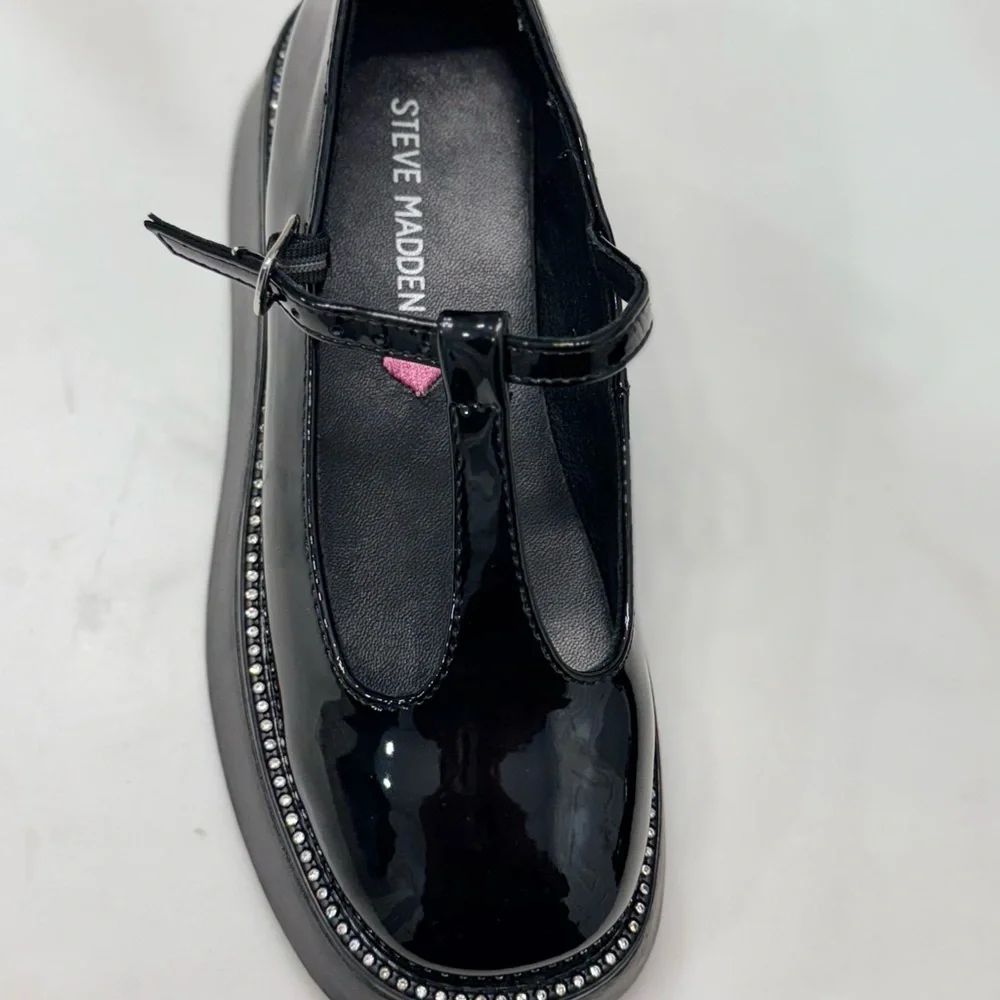 Steve Madden Black T-Strap Shoes - Picture 5 of 5